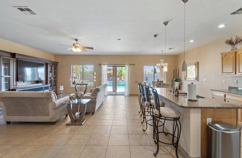 Paradise Valley Village House | Spacious 4-bedroom house in awesome Phoenix with AC