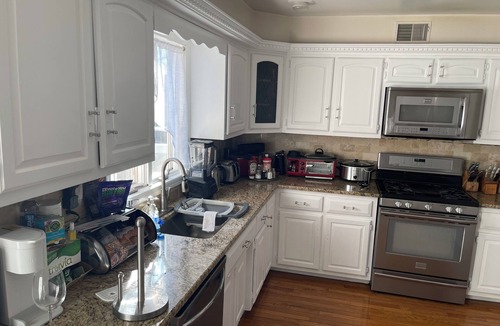Rahway House | Spacious 4-bedroom house in pleasant Rahway with AC