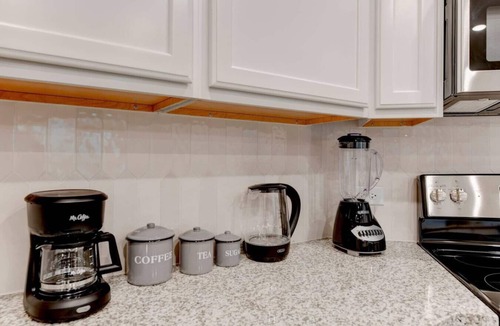Temple House | Spacious 4 Bedroom House in Temple with 5 Beds