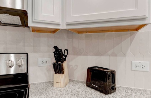 Temple House | Spacious 4 Bedroom House in Temple with 5 Beds