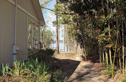 Manson House | Spacious 4-bedroom lake house in delightful Manson with AC/rec room/dock