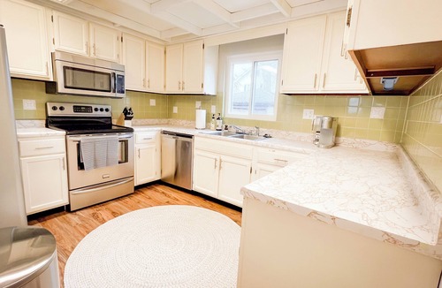 Dayton House | Spacious 4-bedroom Off-Campus House