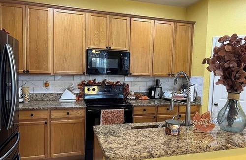 Trafalgar Village House | Spacious 4-bedroom Paradise Haven house close to Disney with Sauna & Pool