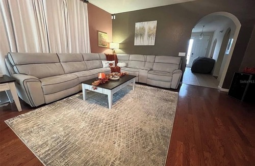 Trafalgar Village House | Spacious 4-bedroom Paradise Haven house close to Disney with Sauna & Pool