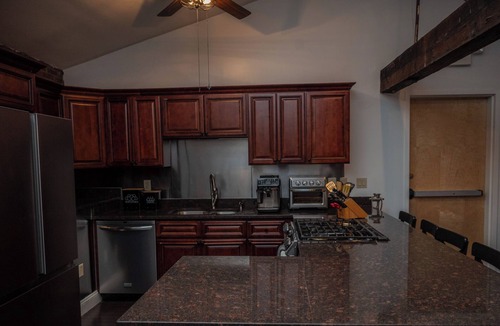 Fox Point Apartment | Spacious 4-bedroom riverfront loft apartment