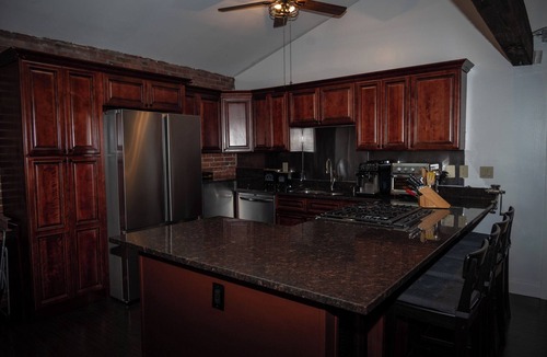 Fox Point Apartment | Spacious 4-bedroom riverfront loft apartment