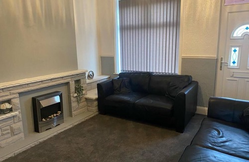 Middleton House | Spacious 4 bedroom Townhouse