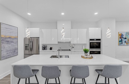 West Dallas House | Spacious 4-bedroom townhome with AC and WiFi in lovely Downtown Dallas