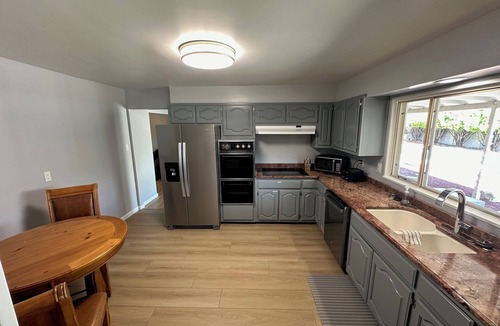 Northeast Heights House | Spacious 4-bedroom house with a Pool, AC, WiFi located in Northeast Albuquerque