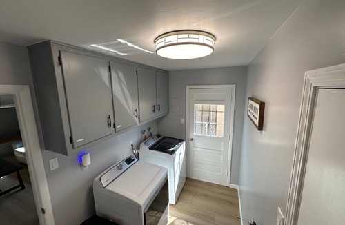 Northeast Heights House | Spacious 4-bedroom house with a Pool, AC, WiFi located in Northeast Albuquerque