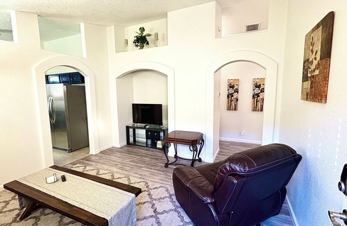 Skies West House | Spacious 4-bedroom house in terrific Albuquerque with AC