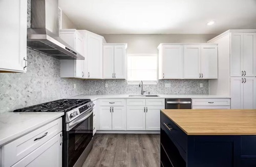 Glen Carbon House | Spacious 4-bedroom house in fantastic Glen Carbon with AC