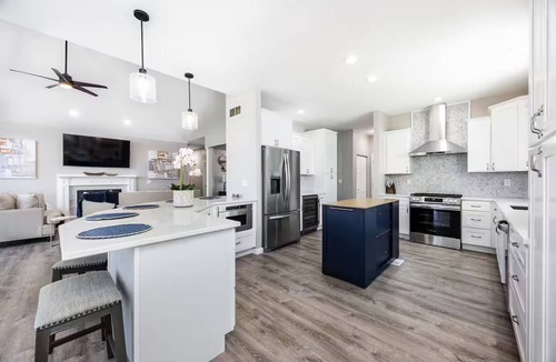 Glen Carbon House | Spacious 4-bedroom house in fantastic Glen Carbon with AC