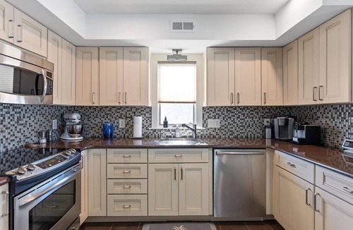 Margate City Condo | Spacious 4-bedroom condo in Margate One Block from Beach!