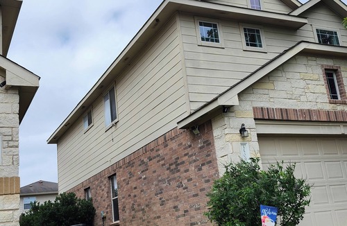 Pflugerville House | Spacious 4-bedroom house with WiFi, AC and Heat, in welcoming Pflugerville.