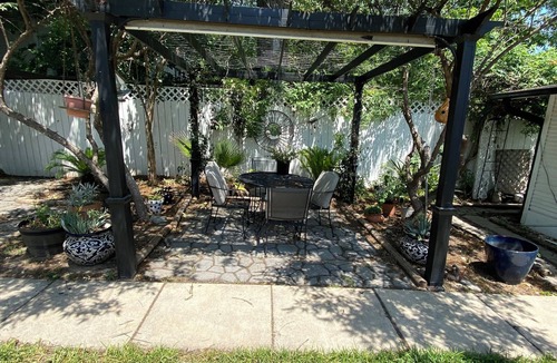 Alta Vista House | Spacious 4 Bedroom in Downtown SA