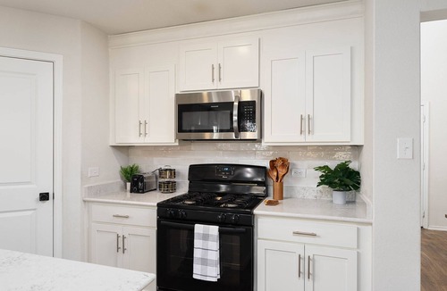 Converse House | Spacious 4-Bedroom Home *Game Room Pergola & Pool*