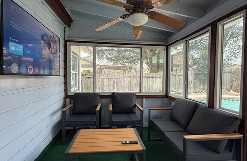 North San Antonio - SAT House | Spacious 4-bedroom house with Swimming Pool and Games