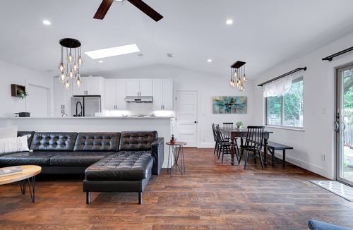 Vance Jackson House | Spacious, 4-bedroom house with private pool in a walkable location.