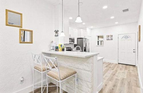 Northwest Los Angeles Heights House | Spacious 4-bedroom house in San Antonio with fenced yard and indoor cycling bike