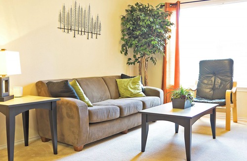 Warrensburg Apartment | "Spacious 4-Bedroom Apartment in the Heart of Warrensburg near UCM!