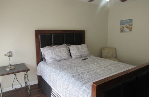 Garland House | Spacious 4 Bedroom Vacation Home 6 Beds