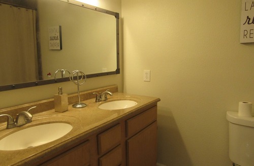 Garland House | Spacious 4 Bedroom Vacation Home 6 Beds