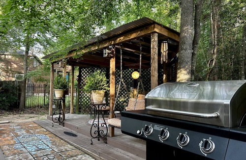 Grogan's Mill House | Spacious 4-bedroom vacation home near The Woodlands Golf Resort & Town Center.