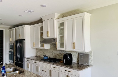 Clodine House | Spacious 4-bedroom With Movie Room and Pool Table