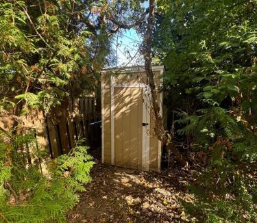 Newtonbrook House | Spacious 4-Bedrooms Friendly House Toronto-Parking