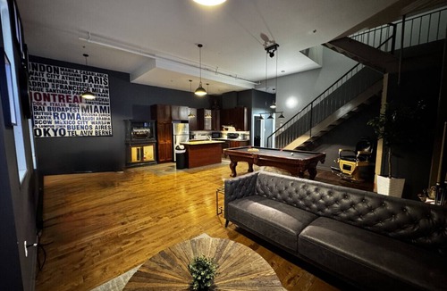 International District Apartment | Spacious 4 BR 2 Floors unit in Old Montreal