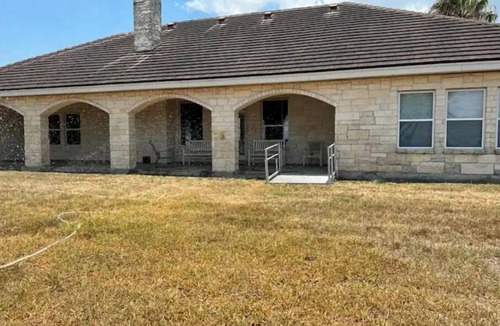 Riviera House | Spacious 4 br getaway. Riviera Beach/Baffin Bay