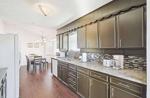 Allen House | Spacious 4-BR Home Near Allen Outlets & Dining