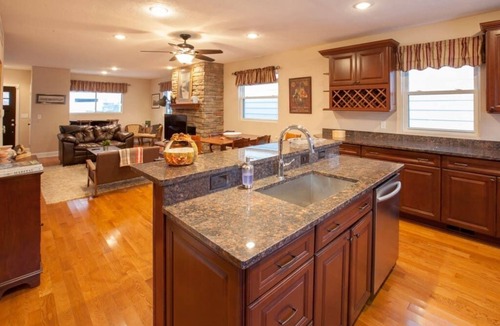 Mount Washington House | Spacious 4-BR Home – Open Concept, Deck & Parking!
