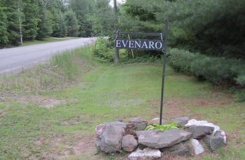 Algonquin Highlands Cottage | Spacious 4 Bedroom Child Friendly Cottage Escape Close to Algonquin Park