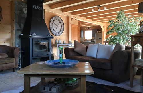 Manigod Ski Chalet | Spacious 4 * chalet with mountain views, jacuzzi and sauna, terrace