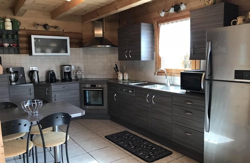 Manigod Ski Chalet | Spacious 4 * chalet with mountain views, jacuzzi and sauna, terrace