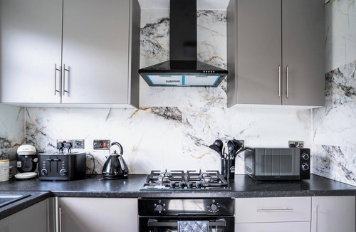 Didsbury House | Spacious 4-Bed Home near Didsbury