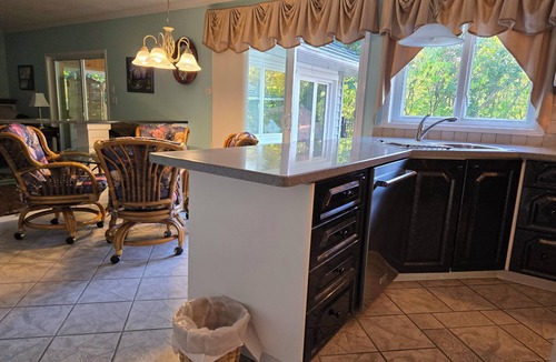 Ottawa Division House | Spacious 4-home near River, Parks, Paths