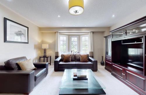 Downsview House | Spacious 4-Story Townhome in North York
