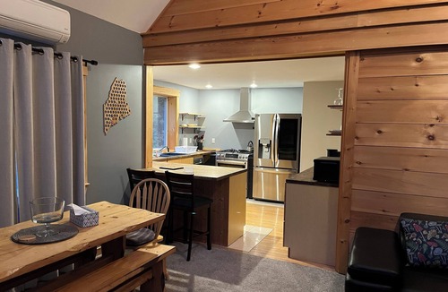 Carrabassett Valley House | Spacious 4-bedroom house w/Hot Tub near Sugarloaf with AC, WiFi, bonus room
