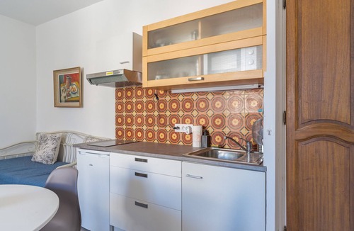 Charleval Apartment | Spacious 44 m² Apartment in Village Center - No. 2