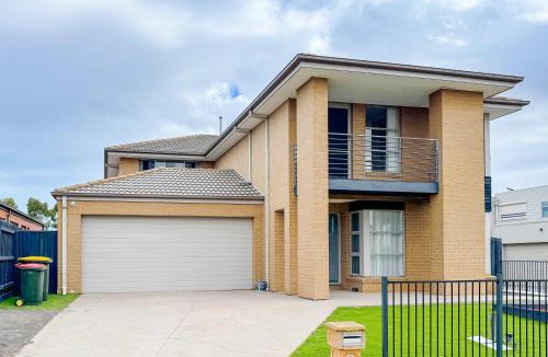 Point Cook House | Spacious 4B House in PointCook