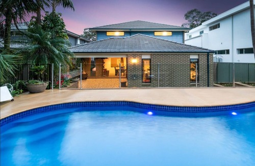 Miranda House | Spacious 4B House & Pool & GameRoom & Nr Grocery