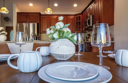 View Ridge House | Spacious 4b2b house/Partial lake views/Backyard