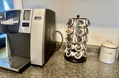 Fox Point Apartment | Spacious 4B2B Loft, 2-min to Brown,Walk to everything,Private Kitchen