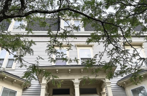 Fox Point Apartment | Spacious 4B2B Loft, 2-min to Brown,Walk to everything,Private Kitchen