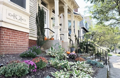 Fox Point Apartment | Spacious 4B2B Loft, 2-min to Brown,Walk to everything,Private Kitchen