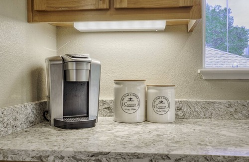 Sonoma House | Spacious 4BD 3BA with hot tub, fire pit, and wraparound deck