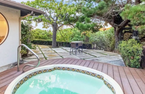 Hidden Valley House | Spacious 4BD La Jolla Ocean Views Jacuzzi